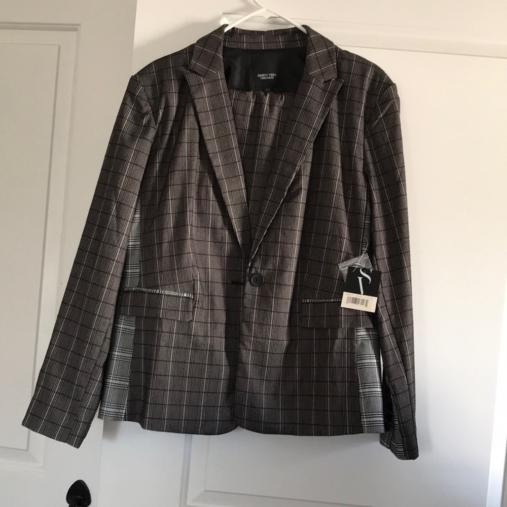 Simply Vera Vera Wang XXL suit.